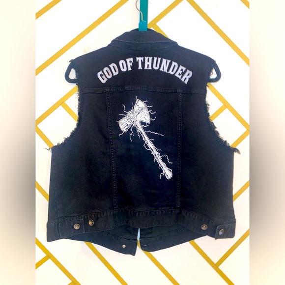 Thor Ragnarok Black Ripped Denim Vest Her Universe - Picture 1 of 4